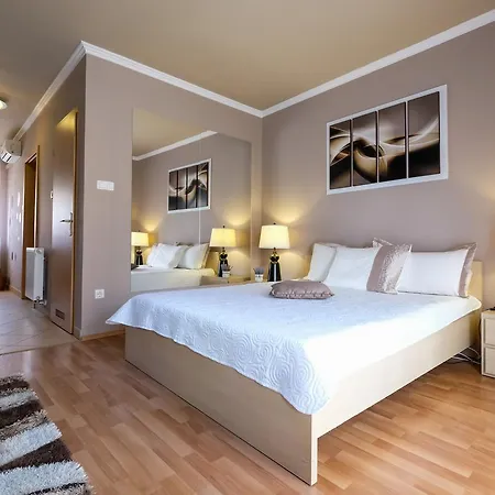 Novak Apartment *